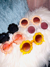 Load image into Gallery viewer, Cutie Pie Sunshades - Flower Frame