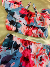 Load image into Gallery viewer, Floral Crop 2pc Short Set